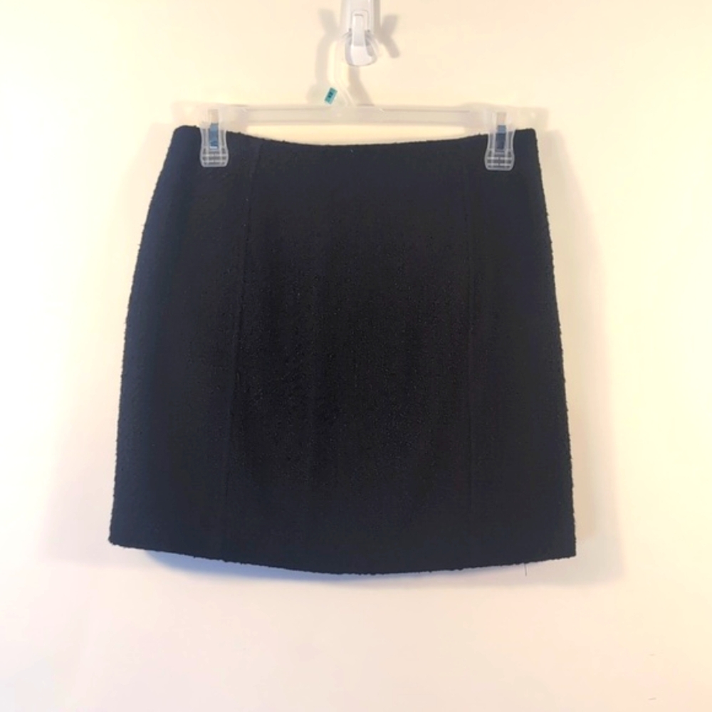 LOFT Vlack Mini Skirt Size 6 - Picture 2 of 9